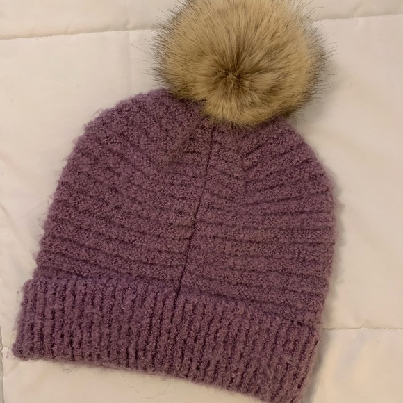 C.C. Cheveux Pom Pom hat - Picture 4 of 4